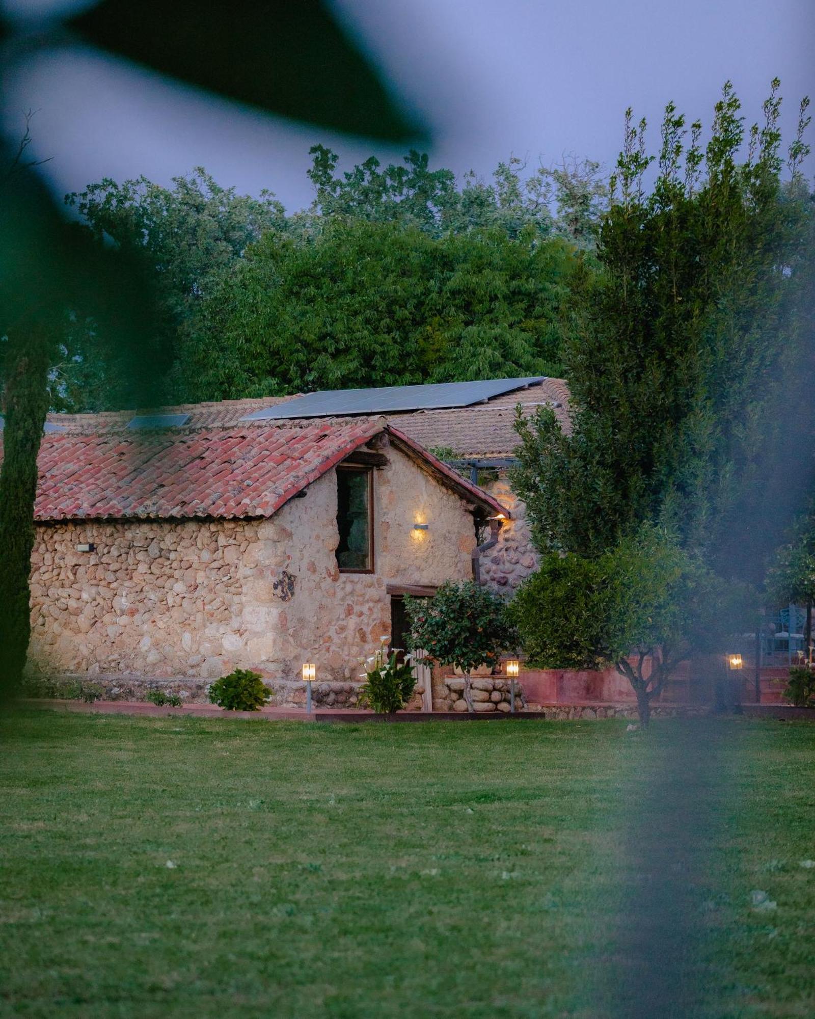 Finca Aprisco De Candeleda Exterior photo