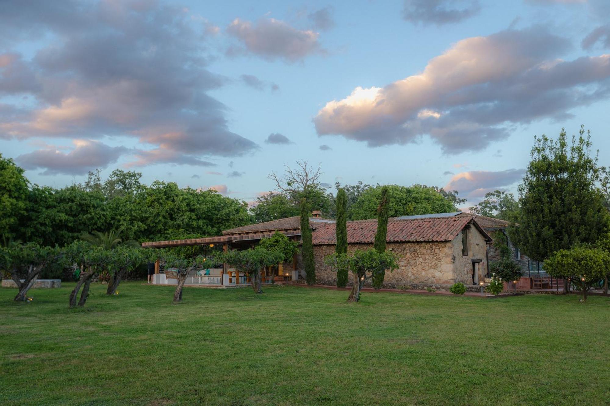 Finca Aprisco De Candeleda Exterior photo